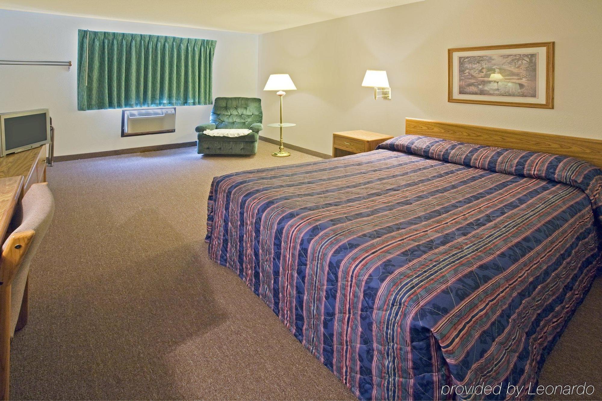 Stay Inn Burlington Room photo